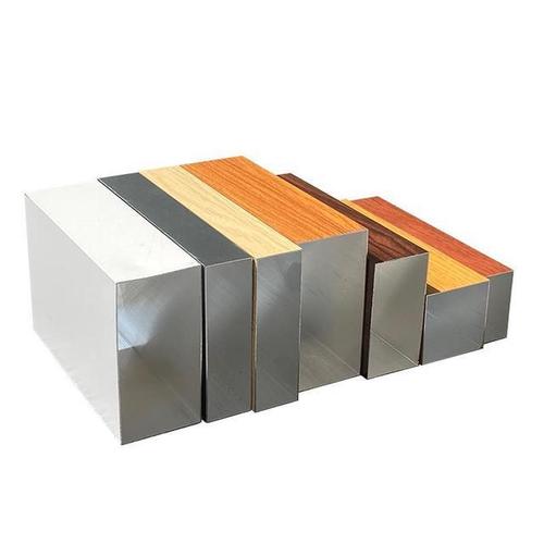 木纹铝方管产品是目前建筑装饰行业的热门材料,广泛应用于建筑的上下